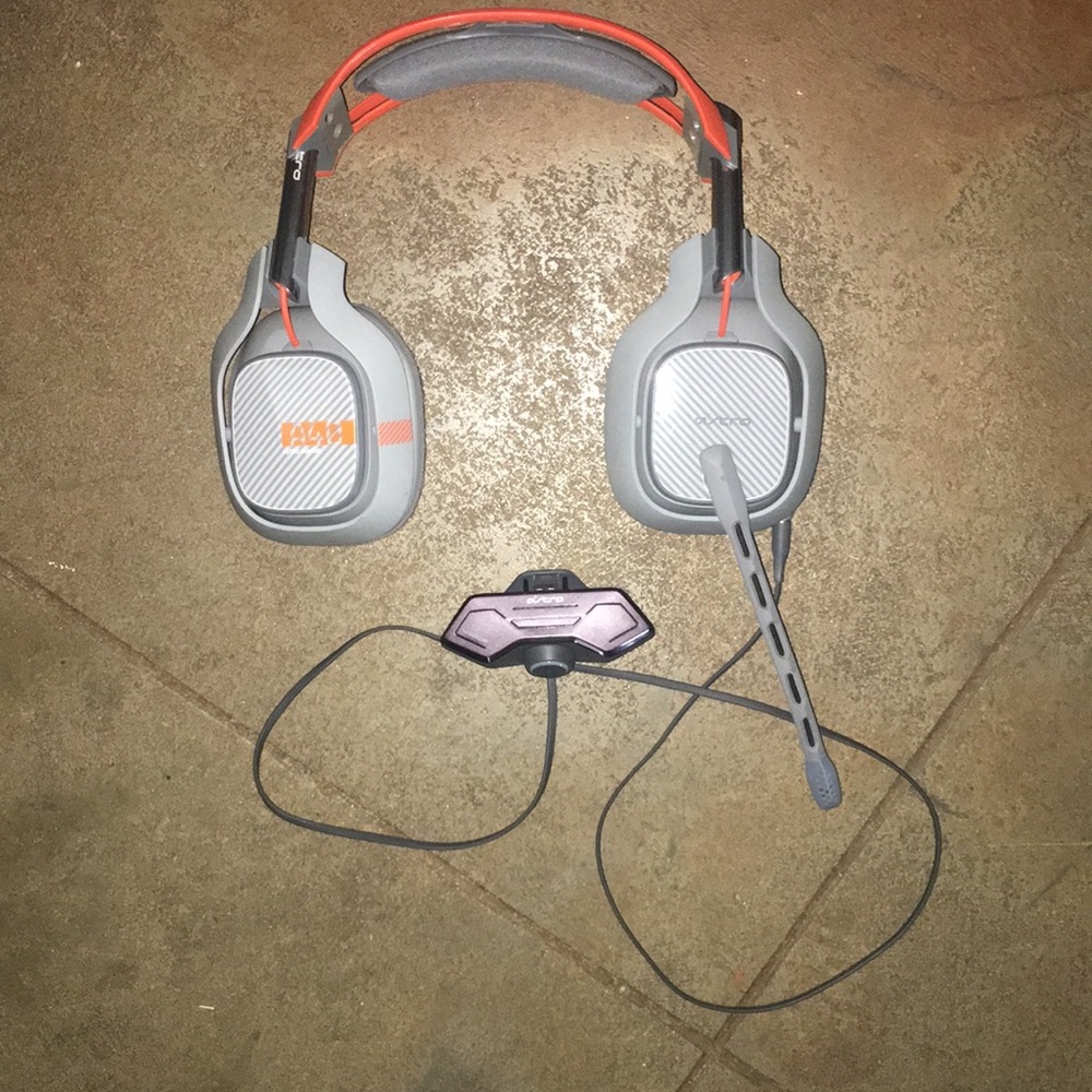 Astro A40 gaming headset (Xbox/ PS4)
